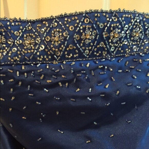 Prom dress - Picture 3 of 5